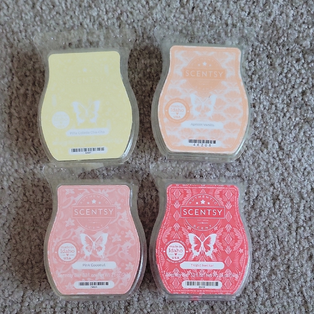Scentsy Wax Melts 4 - Pina Colada Cha Cha, Apricot Vanilla, Pink Coconut, Tropic